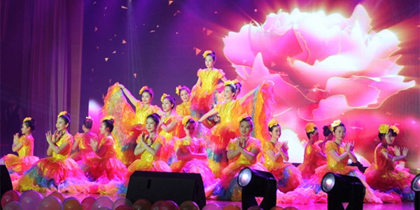 1-02、房地產(chǎn)公司、物業(yè)公司開場舞《春海》 (2).jpg