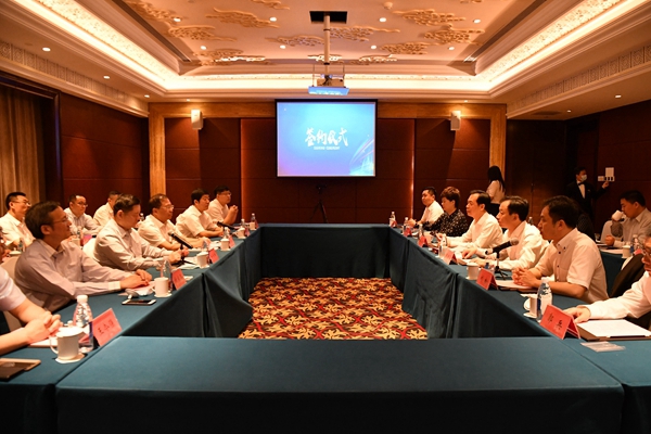 市中區(qū)政府、中國鐵塔山東省分公司、山東三箭集團舉行項目合作簽約儀式