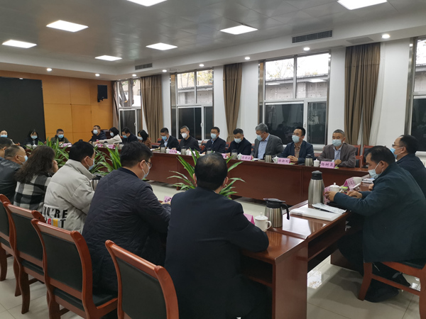 1681971290249283.jpg 集團(tuán)領(lǐng)導(dǎo)_600.jpg